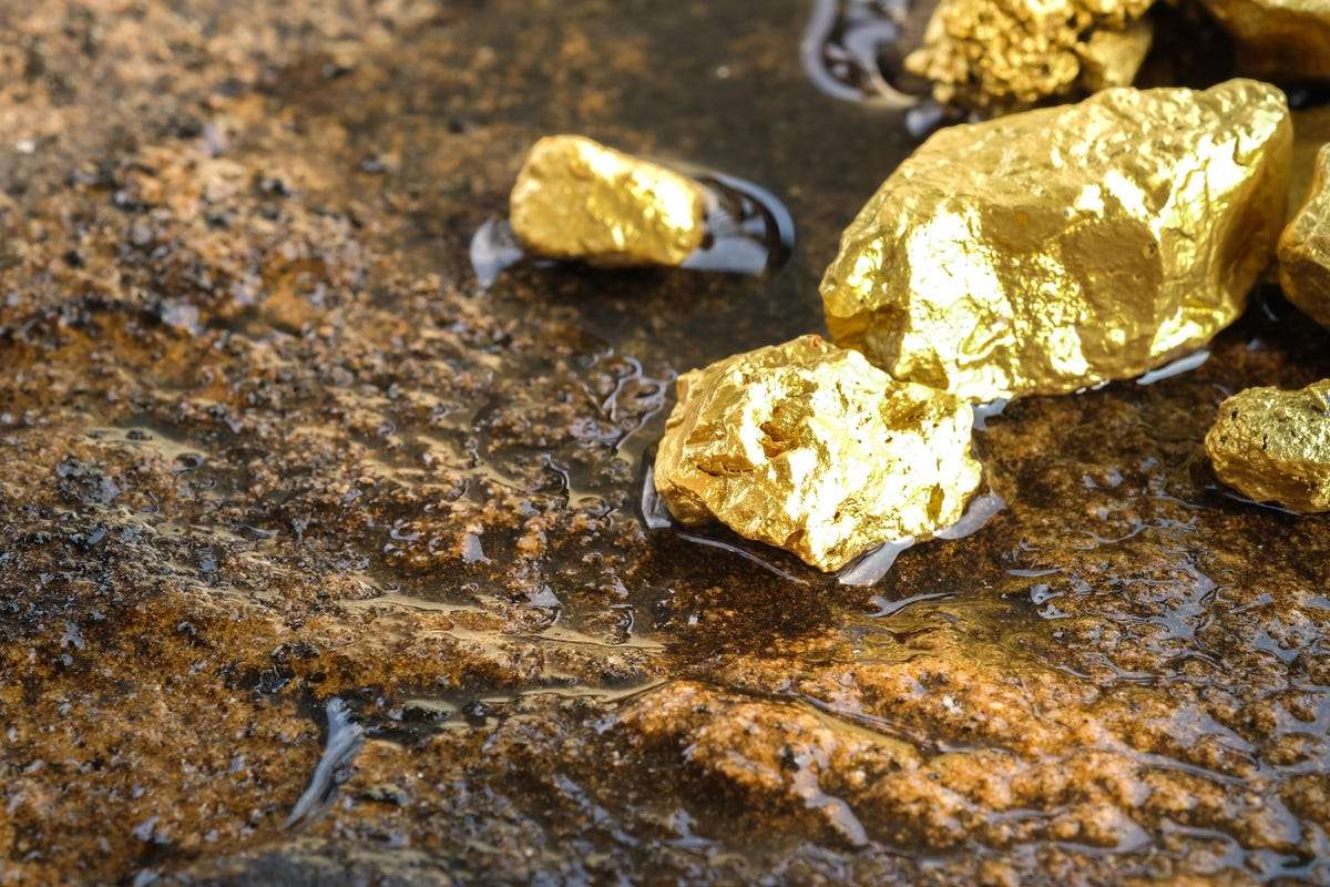 Mining activities around The New established Globe And Phoenix Primary School banned in Kwekwe.
