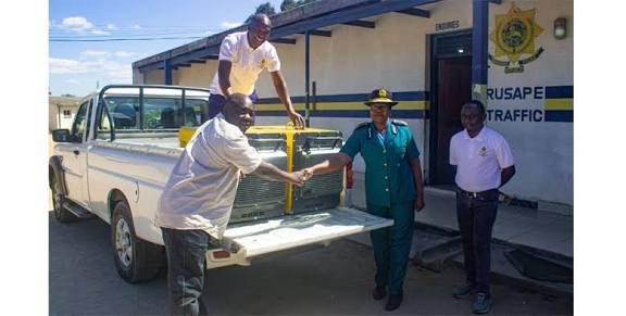 Nyazura man stabbed to death at bar