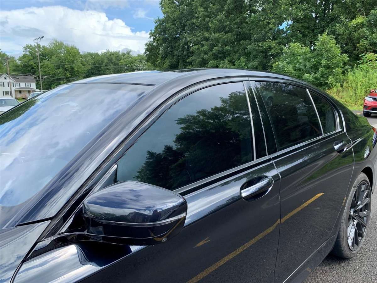 Government outlaws tinted windows on vehicles